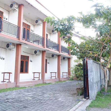 Reddoorz At Bale Eja Syariah Senggigi Leilighet Montongbuwoh Eksteriør bilde