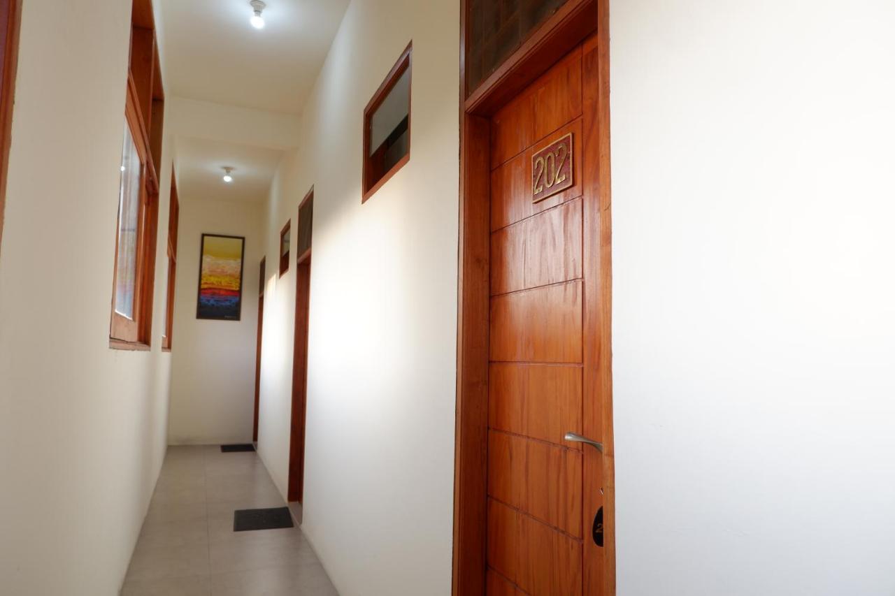 Reddoorz At Bale Eja Syariah Senggigi Leilighet Montongbuwoh Eksteriør bilde
