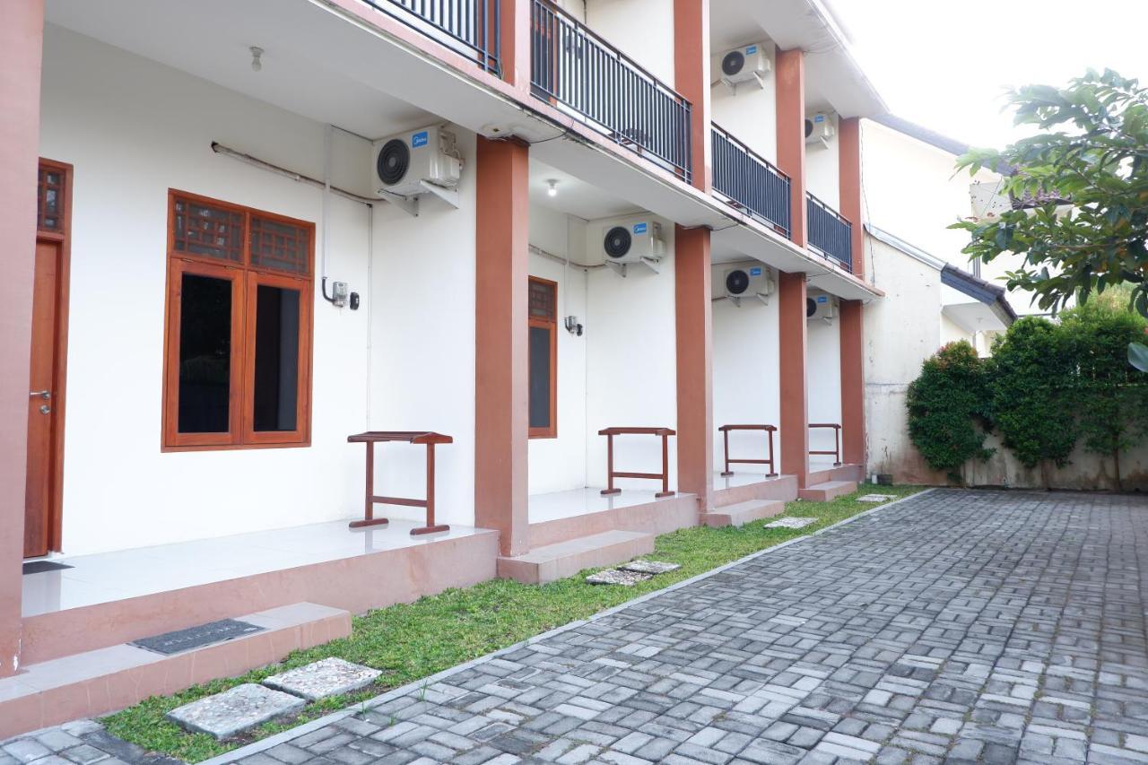 Reddoorz At Bale Eja Syariah Senggigi Leilighet Montongbuwoh Eksteriør bilde