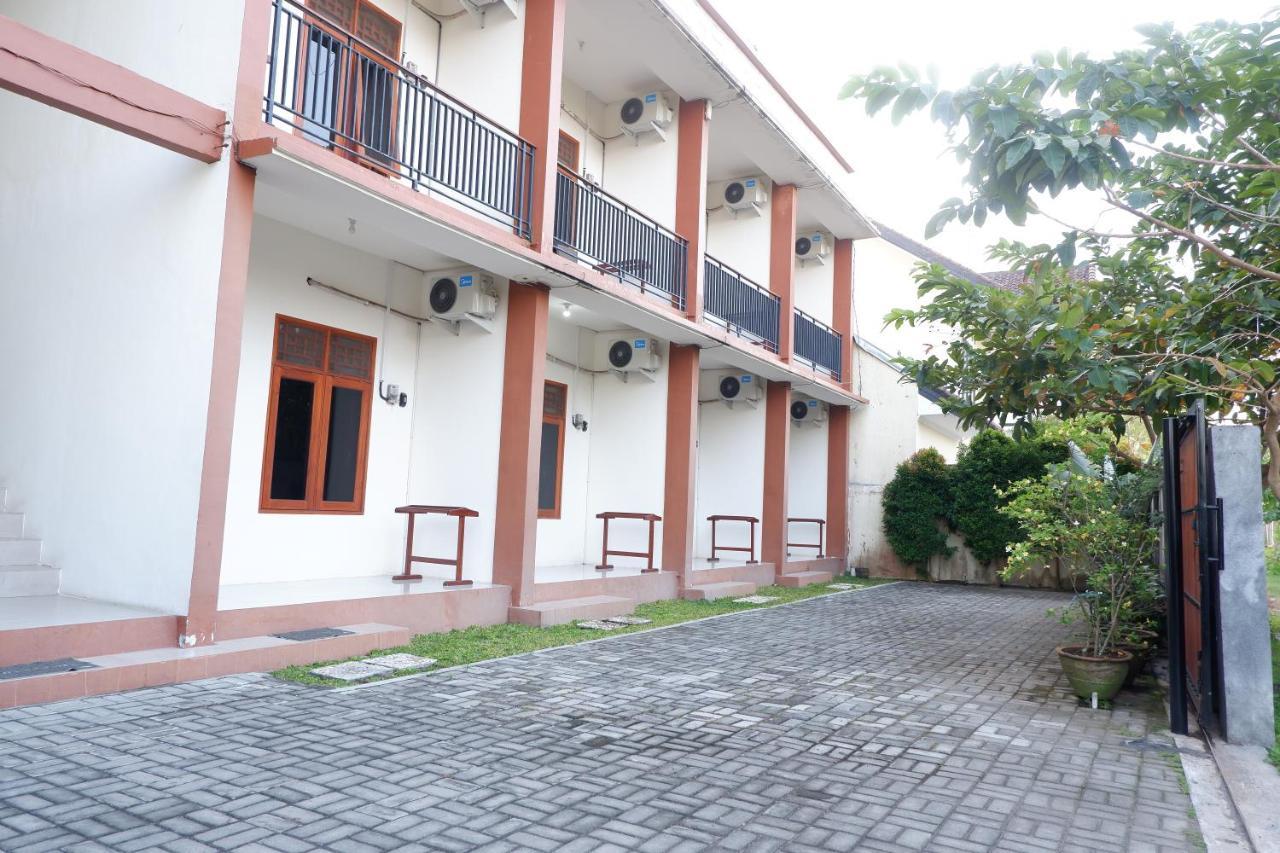 Reddoorz At Bale Eja Syariah Senggigi Leilighet Montongbuwoh Eksteriør bilde